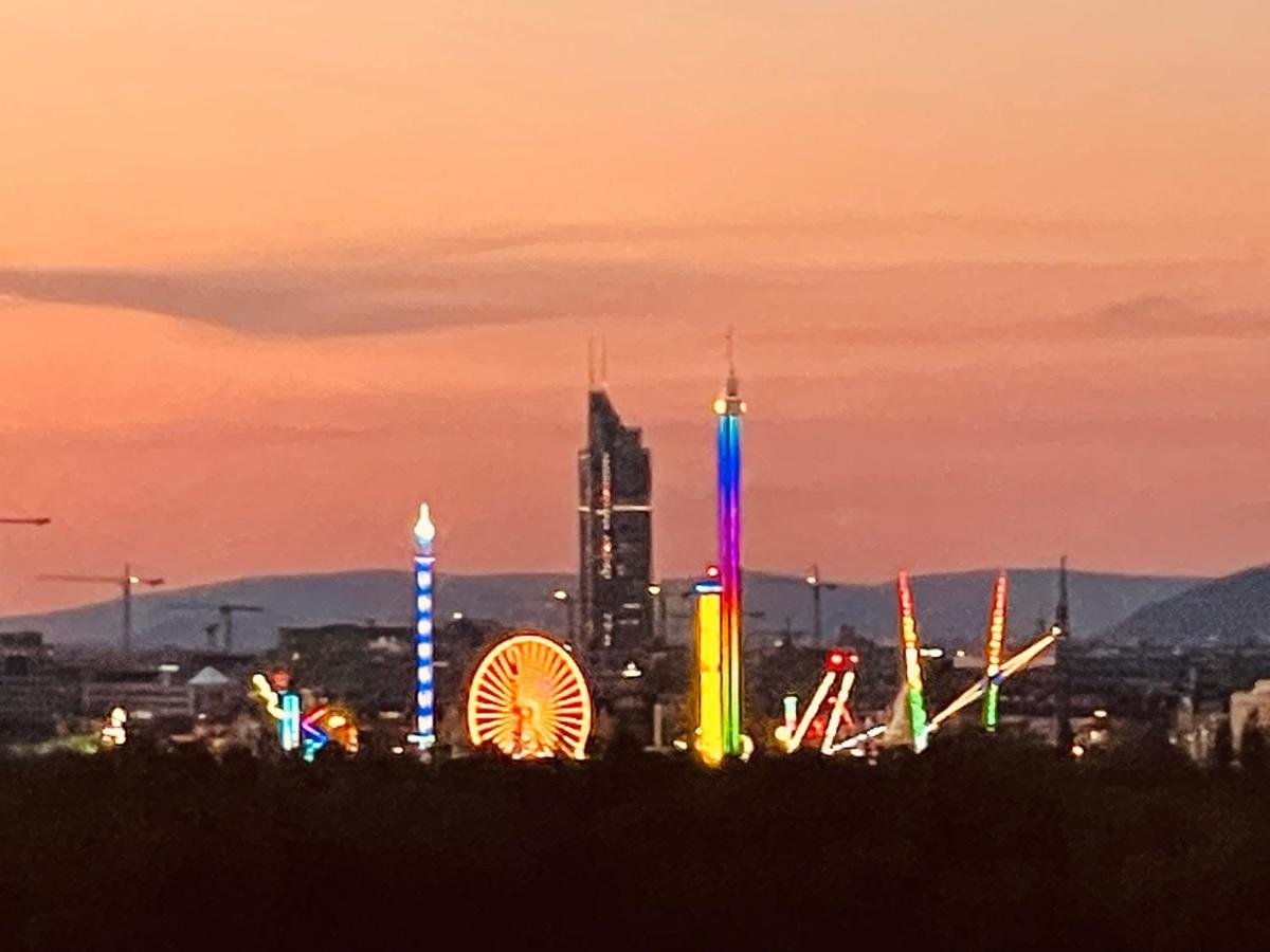 Royal Swan Skyline, Wien * Viena