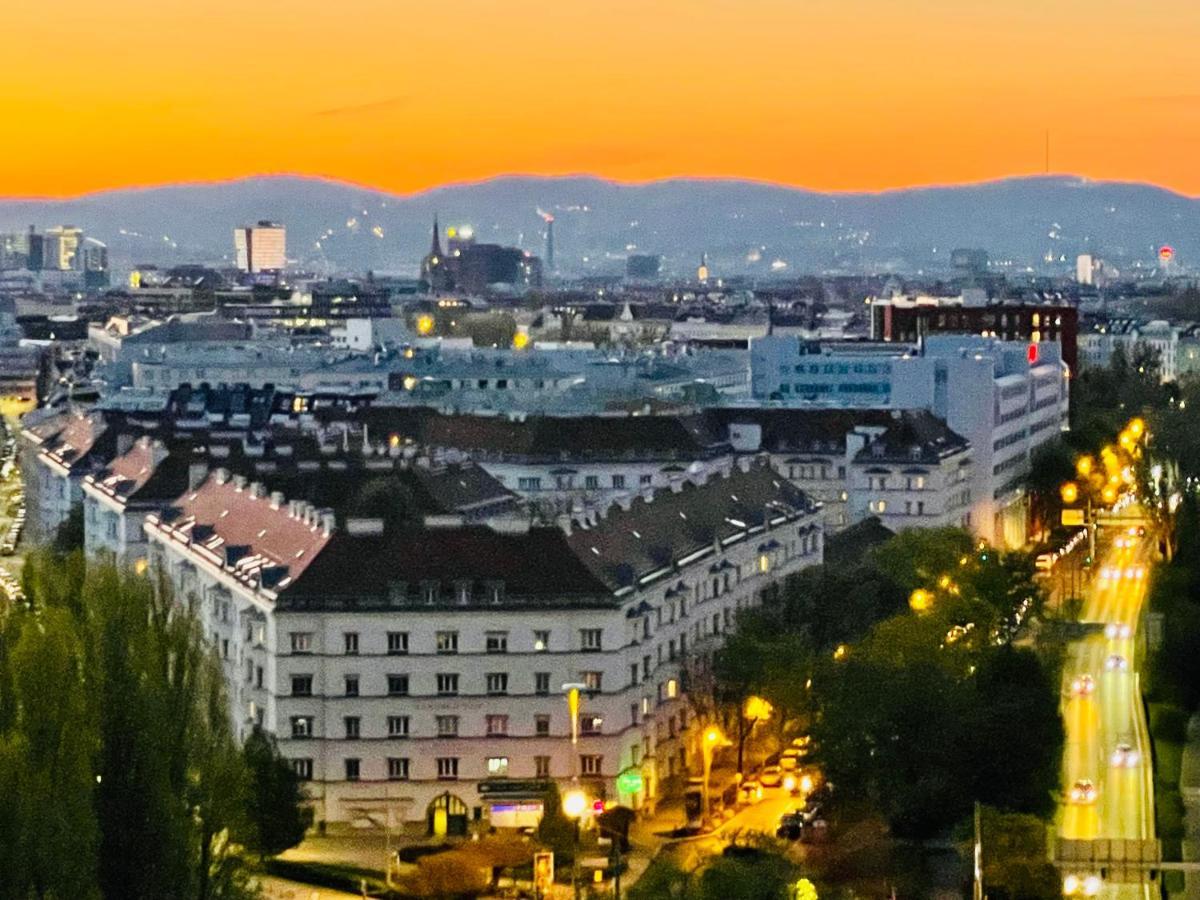 Royal Swan Skyline, Wien * Viena