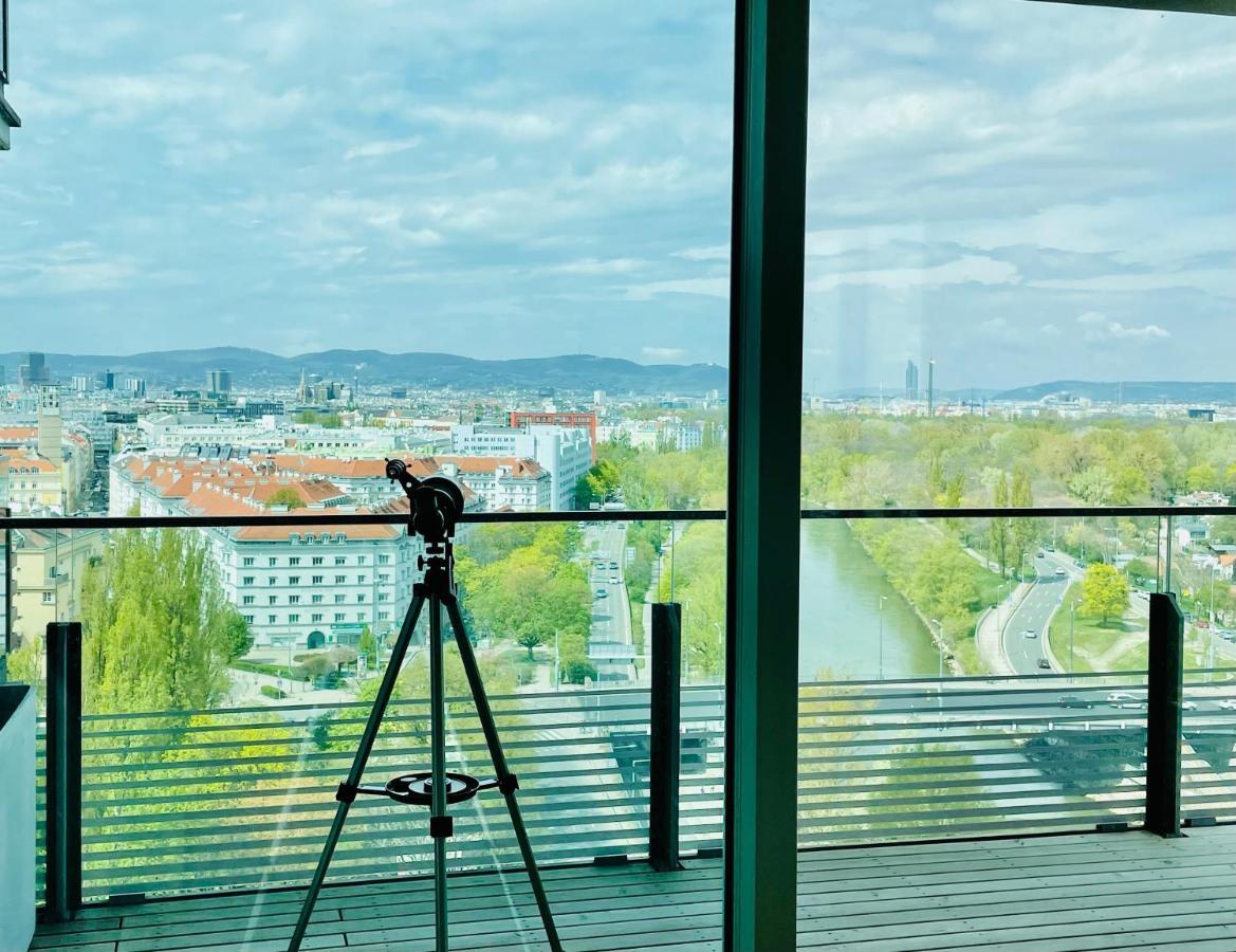 Royal Swan Skyline, Wien * Viena